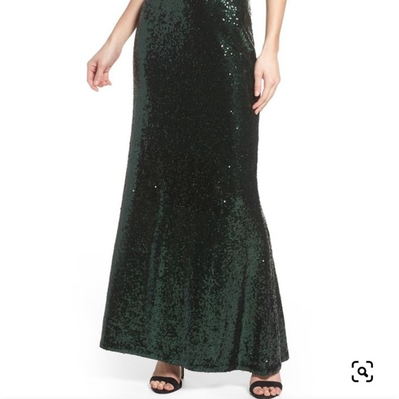 Morgan & Co Long Keyhole back Green Sequin Dress Size 3 - Picture 7 of 11